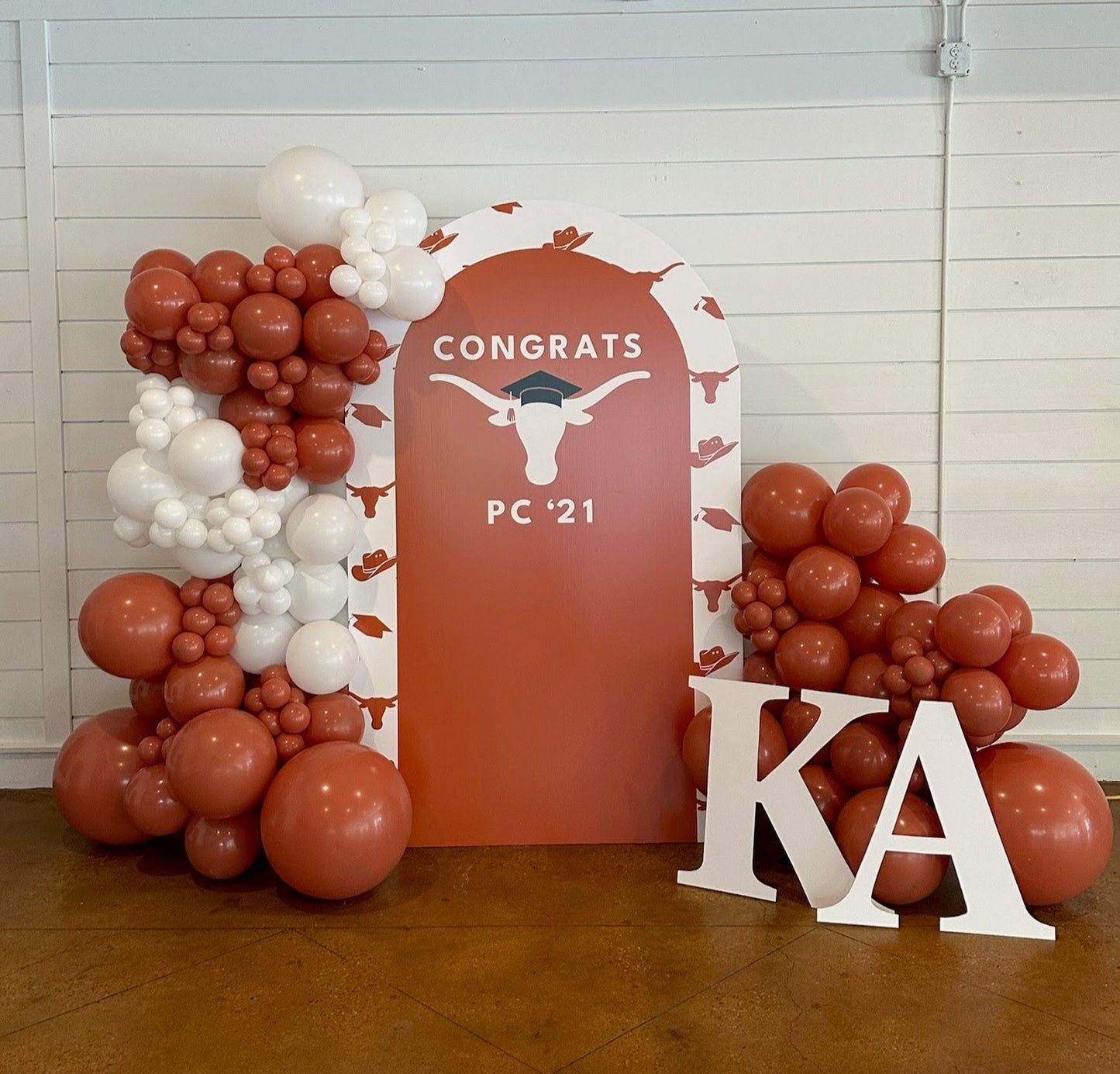Sign - Backdrop wall up to 8 feet and more props cutout