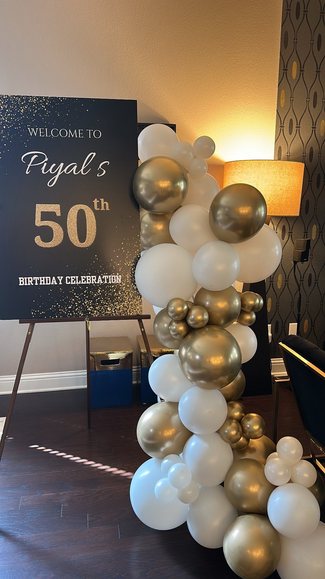 Sign - Backdrop wall up to 8 feet and more props cutout